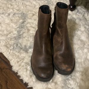 Women’s Sorel ankle leather boots